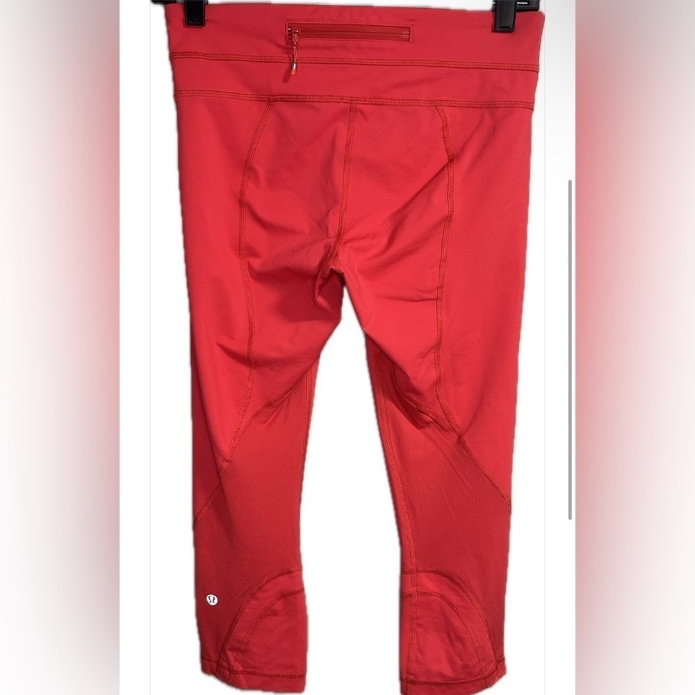Lululemon Run: Inspire Crop in Love Red Size 6 - Picture 8 of 10